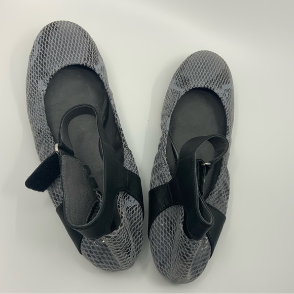 TSUBO‎ leather flats. - Picture 9 of 14